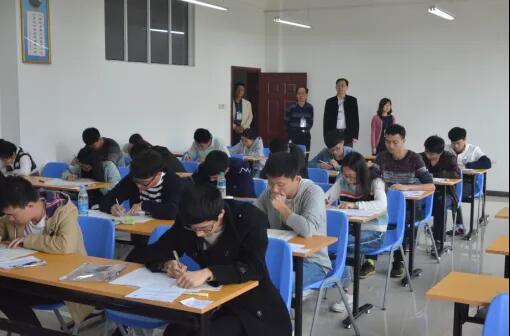 紅角洲校區(qū)逸夫樓標(biāo)準(zhǔn)化自考考場(chǎng)