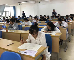 考試現(xiàn)場(chǎng)2